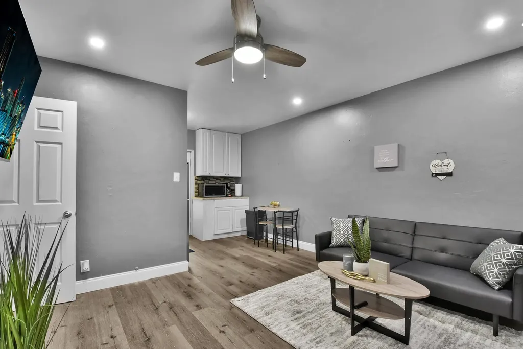 201 SE 23rd Street Fort Lauderdale FL 33316