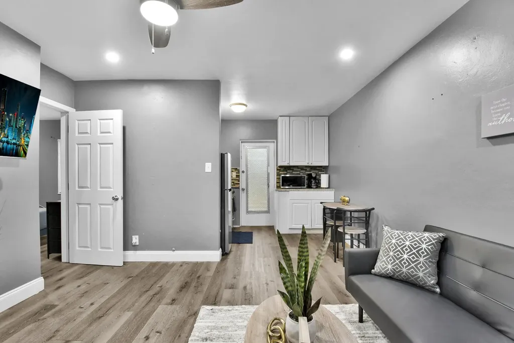 201 SE 23rd Street Fort Lauderdale FL 33316