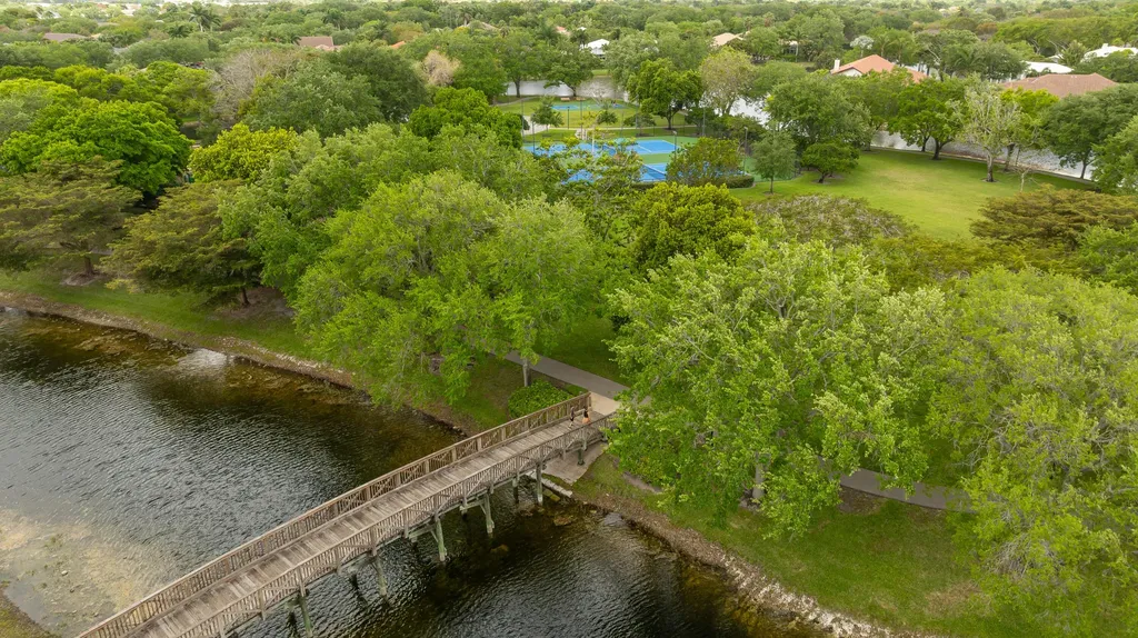6040 NW 96th Way Parkland FL 33076