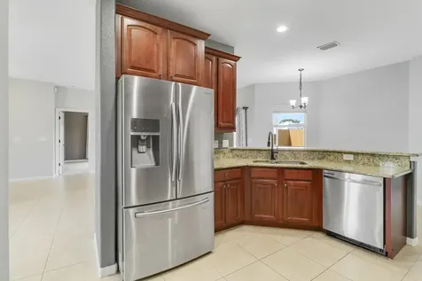 825 SW Mccracken Avenue Port St Lucie FL 34953