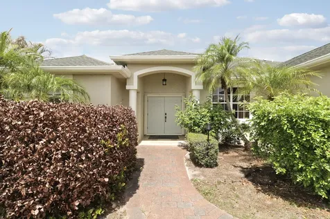 825 SW Mccracken Avenue Port St Lucie FL 34953