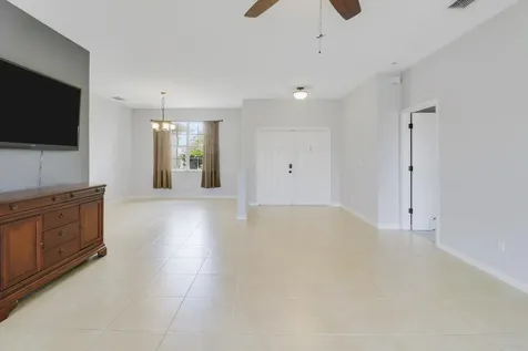 825 SW Mccracken Avenue Port St Lucie FL 34953