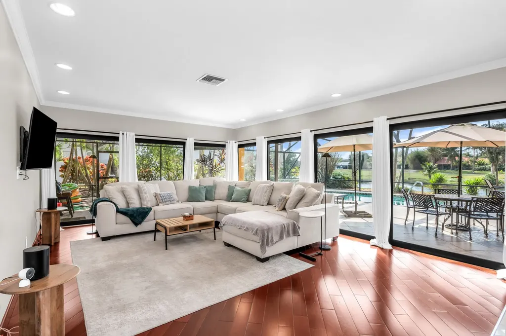 3250 Lakeview Boulevard Delray Beach FL 33445