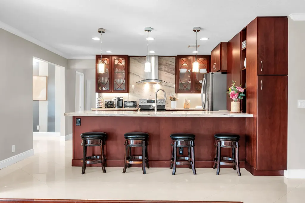 3250 Lakeview Boulevard Delray Beach FL 33445