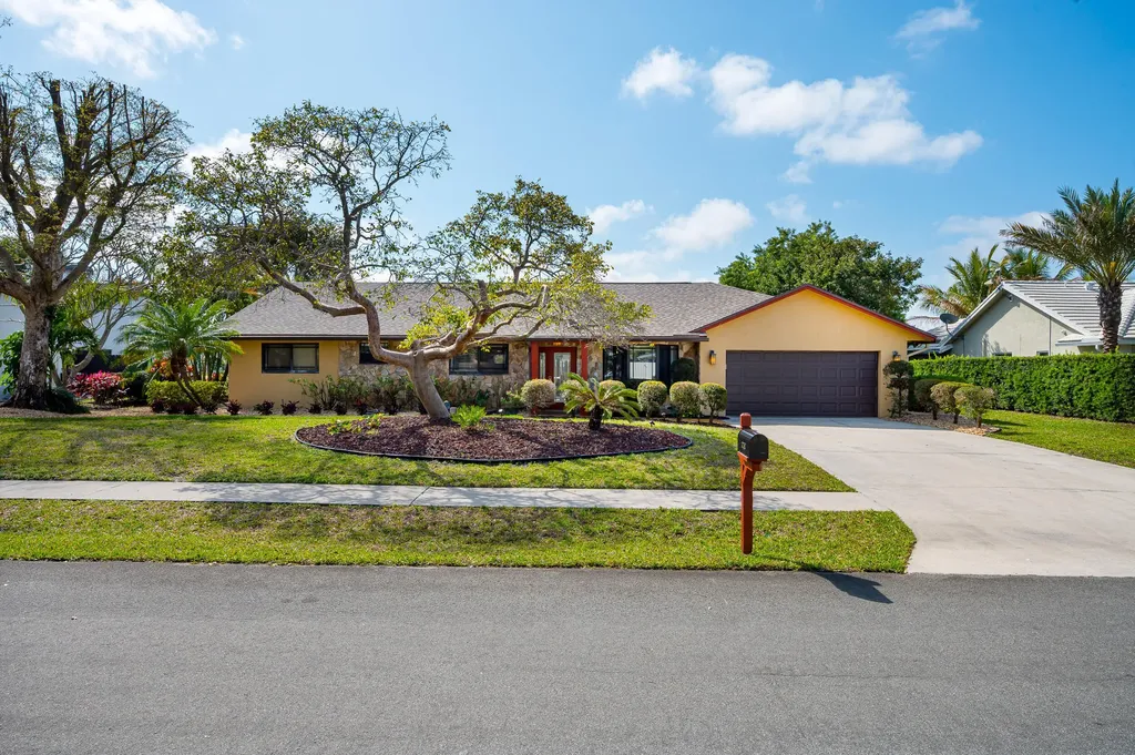 3250 Lakeview Boulevard Delray Beach FL 33445