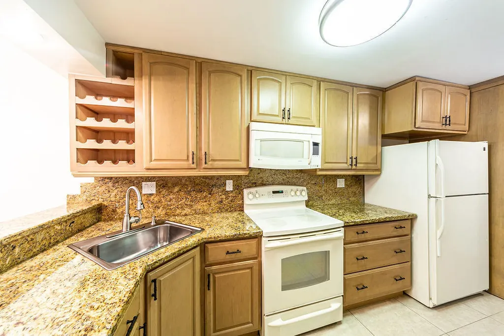 6 Royal Palm Way Boca Raton FL 33432