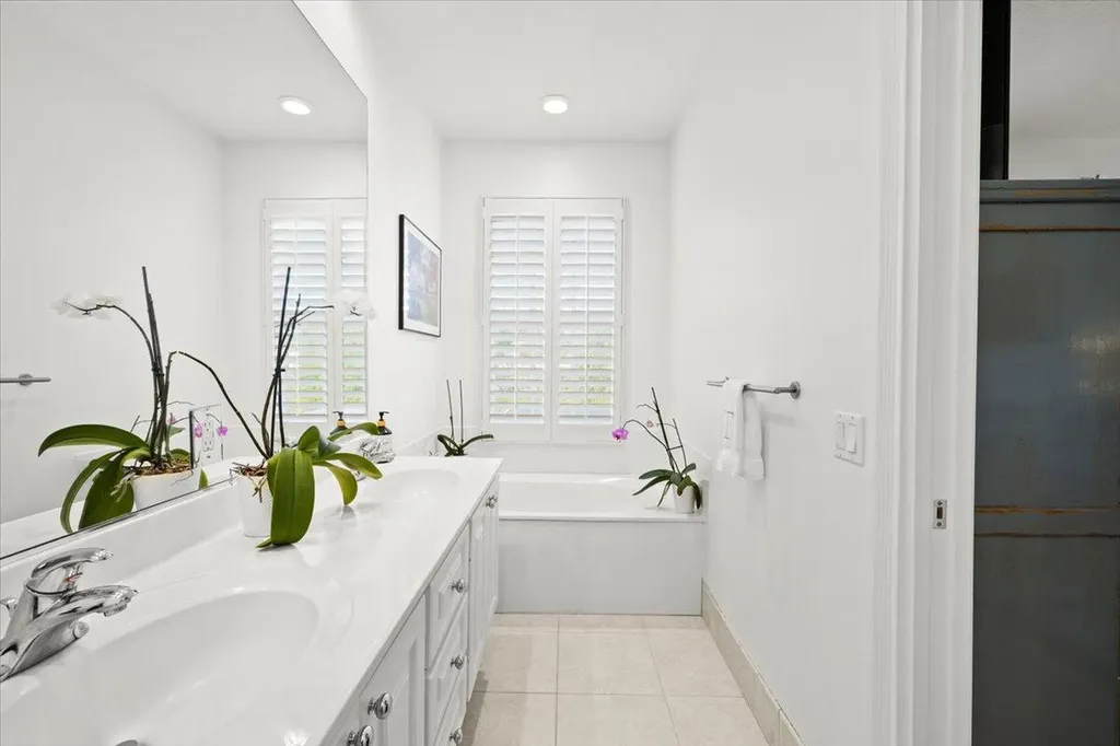 142 Santa Barbara Way Palm Beach Gardens FL 33410