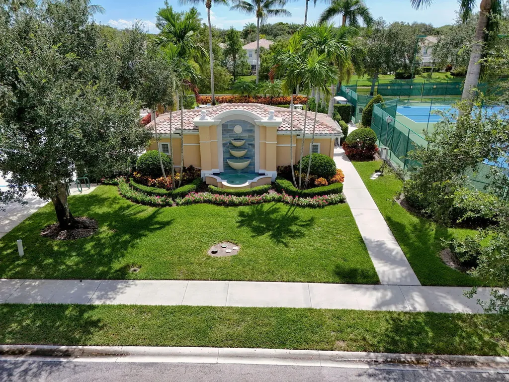 142 Santa Barbara Way Palm Beach Gardens FL 33410