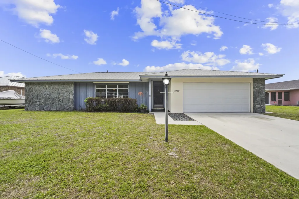 1919 Quail Court Fort Pierce FL 34982