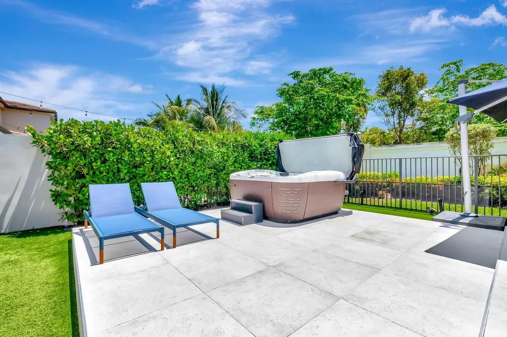 8608 Torrey Isle Terrace Boca Raton FL 33496