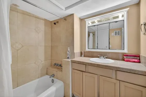 12 NE 19th Court Wilton Manors FL 33305