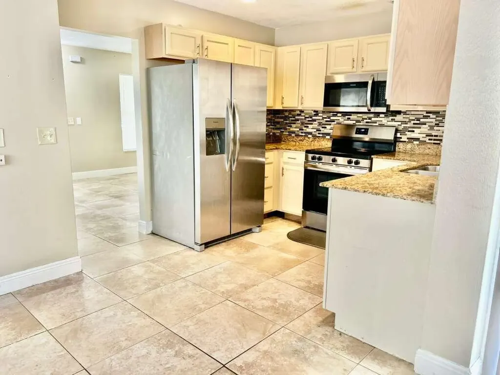 7608 NW 43rd Court Coral Springs FL 33065