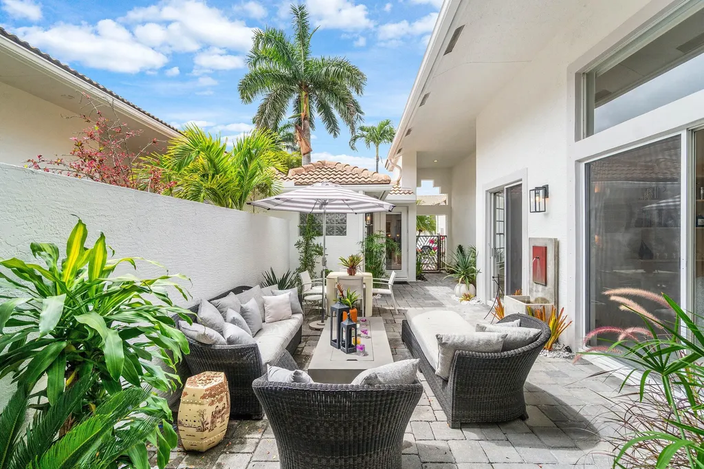 6489 San Michel Way Delray Beach FL 33484