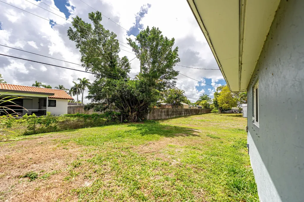 13 W Palmetto Road Lake Worth FL 33467