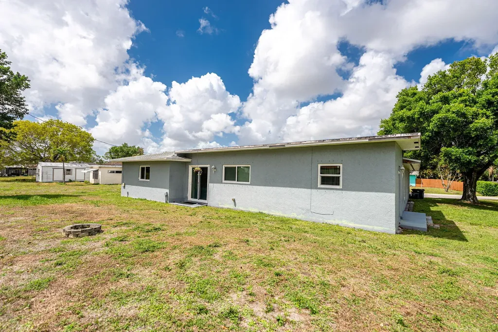 13 W Palmetto Road Lake Worth FL 33467