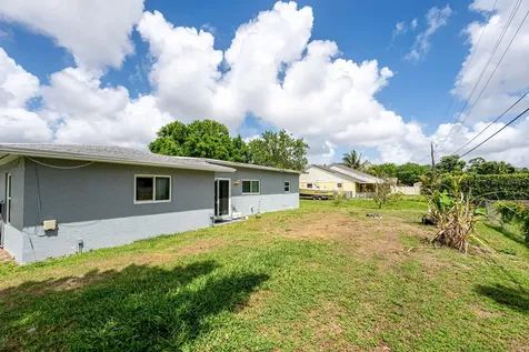 13 W Palmetto Road Lake Worth FL 33467