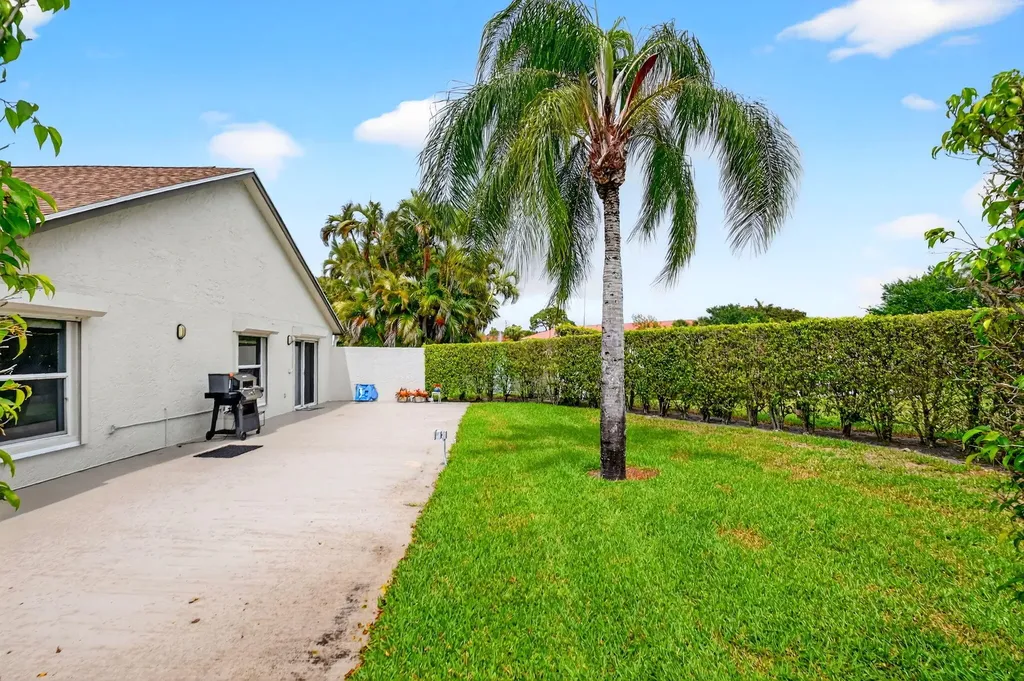 5067 Robino Circle West Palm Beach FL 33417