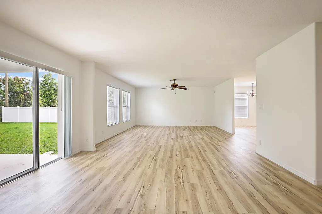 617 SE Karrigan Terrace Port St Lucie FL 34983
