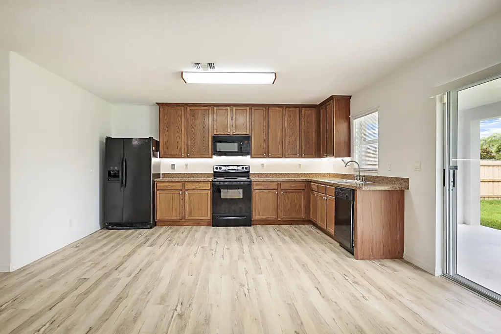 617 SE Karrigan Terrace Port St Lucie FL 34983