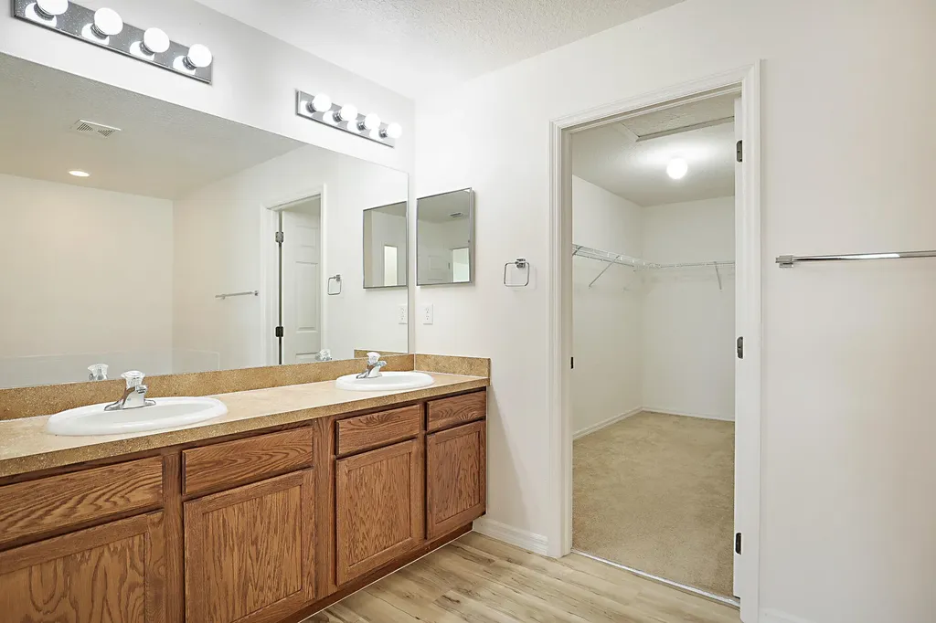 617 SE Karrigan Terrace Port St Lucie FL 34983