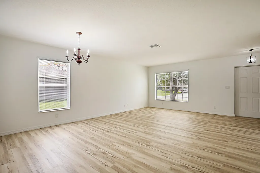 617 SE Karrigan Terrace Port St Lucie FL 34983