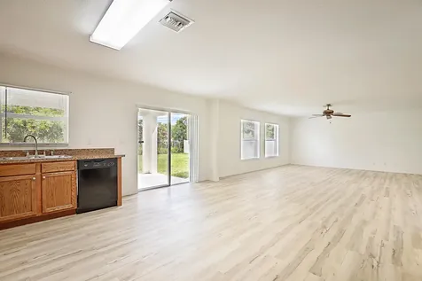 617 SE Karrigan Terrace Port St Lucie FL 34983