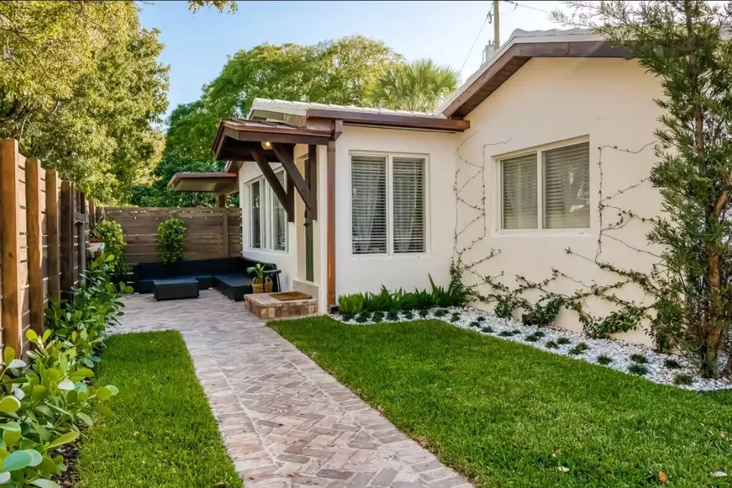 706 Sunset Road West Palm Beach FL 33401