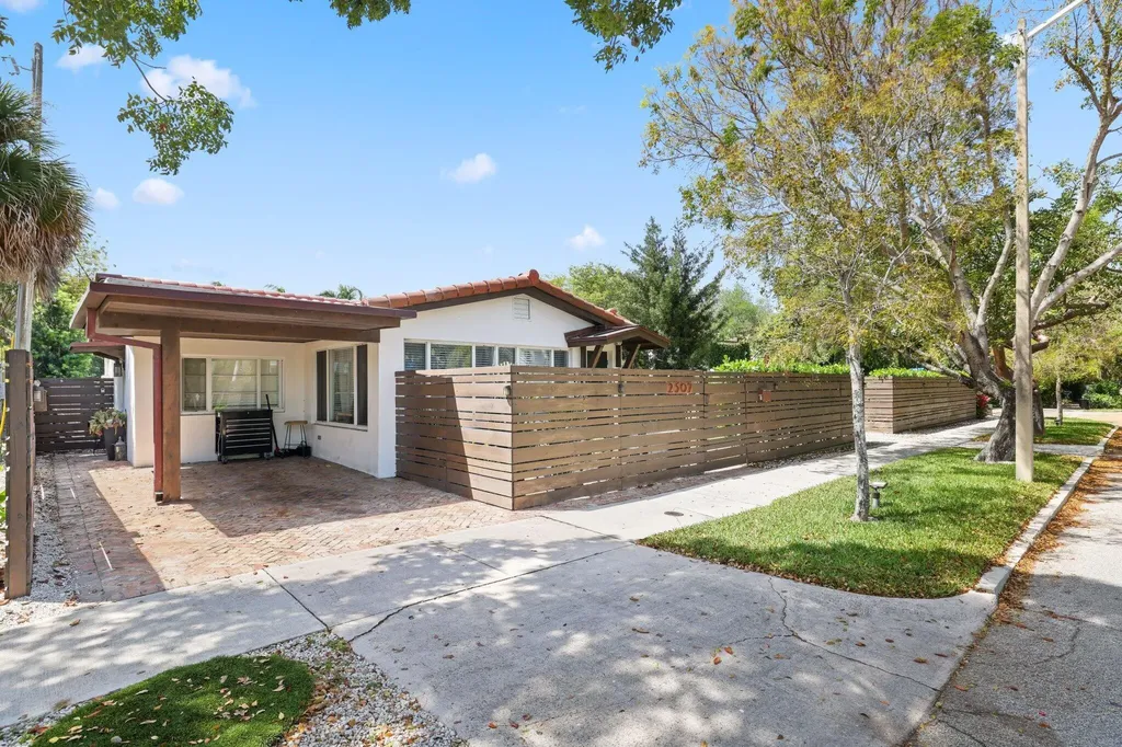 706 Sunset Road West Palm Beach FL 33401