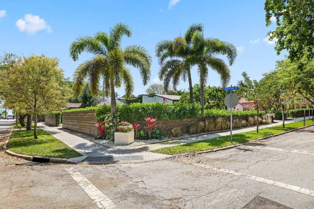 706 Sunset Road West Palm Beach FL 33401