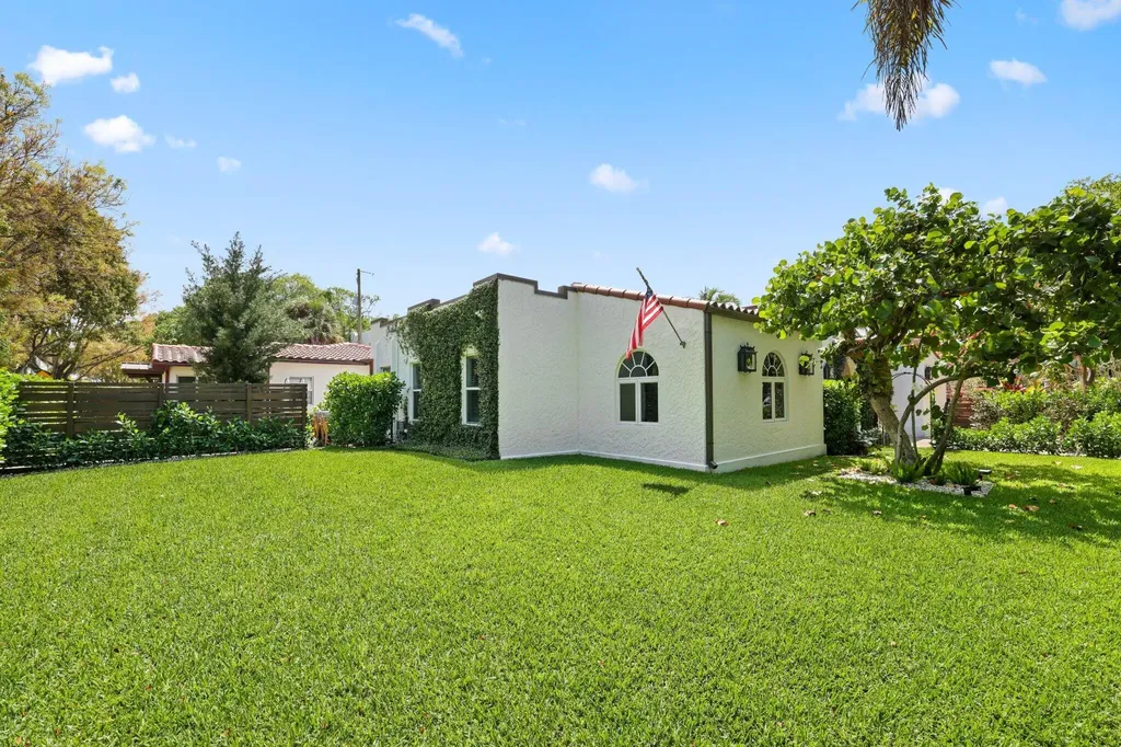 706 Sunset Road West Palm Beach FL 33401