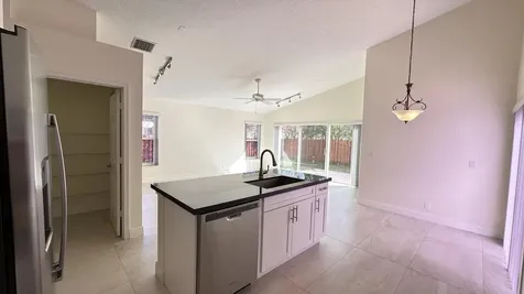 19010 SW 10th Street Pembroke Pines FL 33029