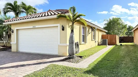 19010 SW 10th Street Pembroke Pines FL 33029