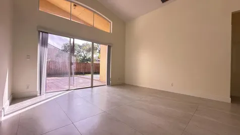 19010 SW 10th Street Pembroke Pines FL 33029