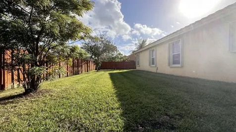 19010 SW 10th Street Pembroke Pines FL 33029