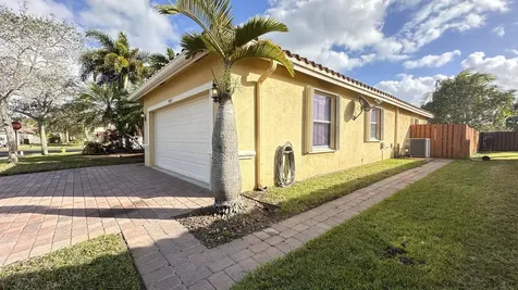 19010 SW 10th Street Pembroke Pines FL 33029