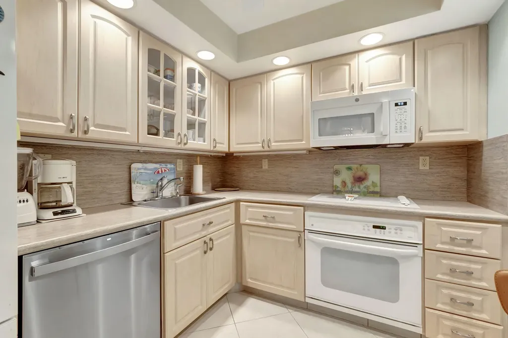 3215 S Ocean Boulevard Highland Beach FL 33487