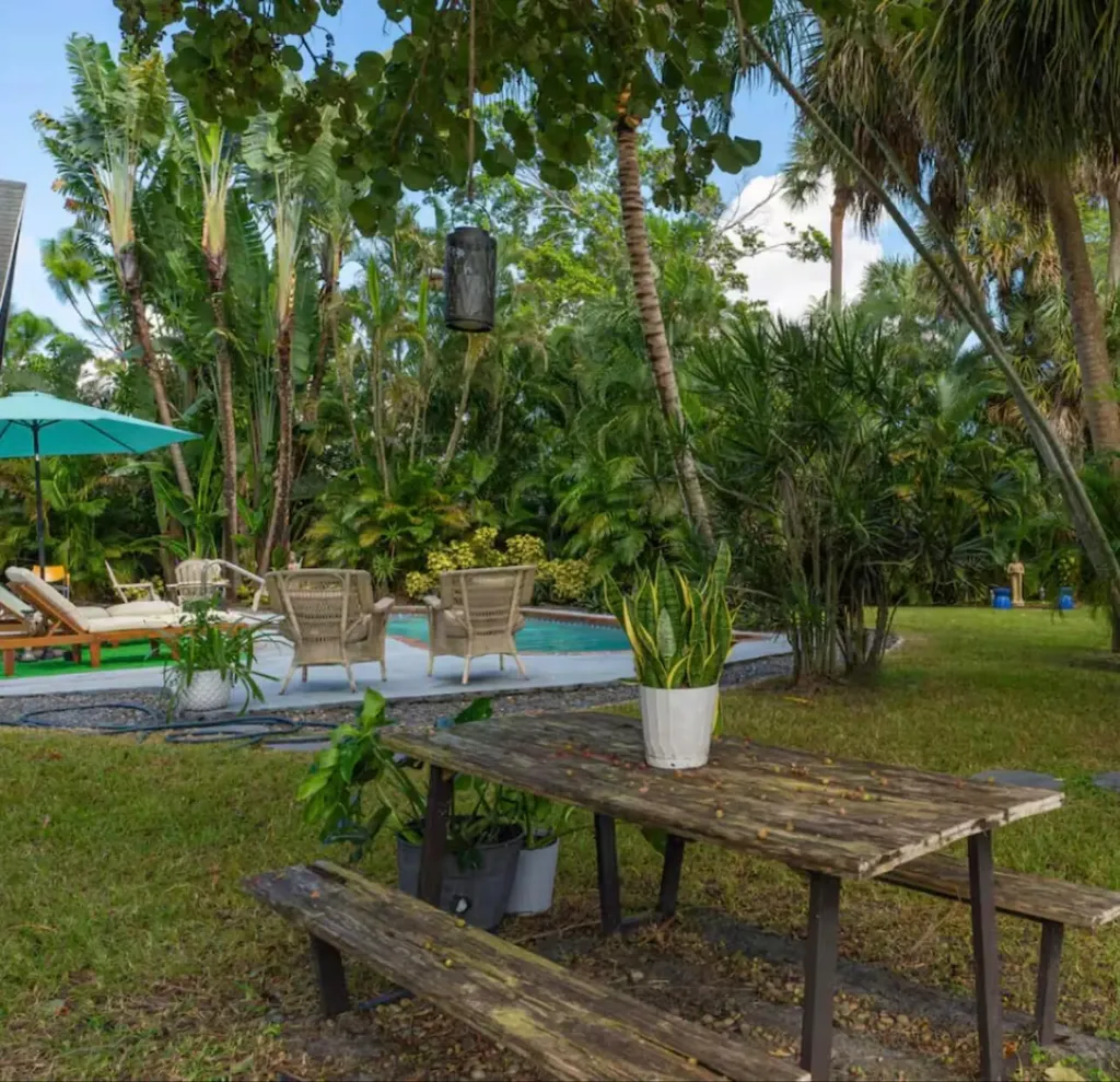 1256 Palmetto Road Haverhill FL 33417