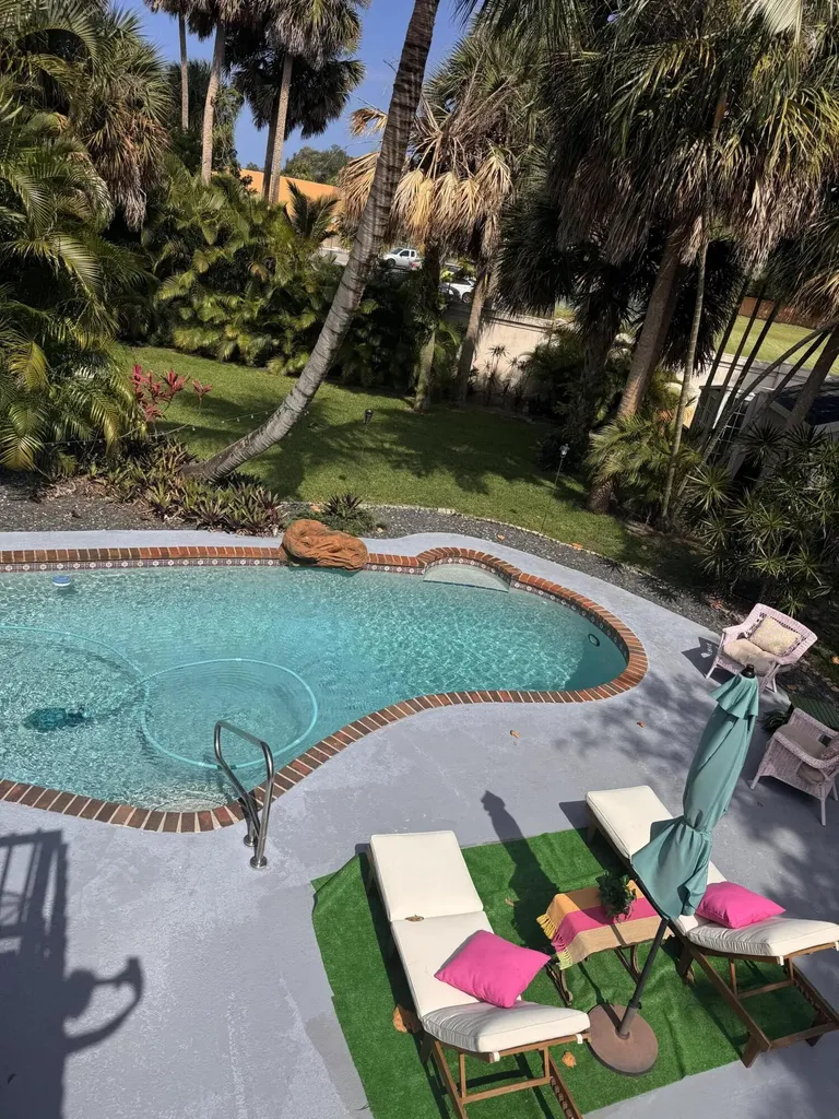 1256 Palmetto Road Haverhill FL 33417