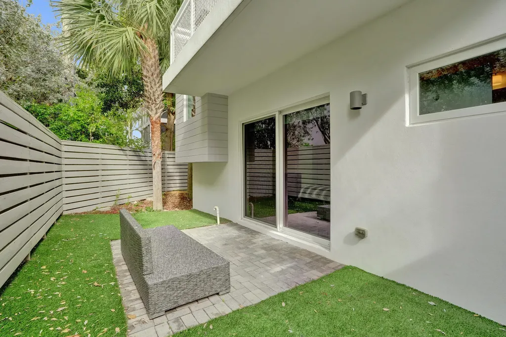 1347 N Ocean Boulevard Pompano Beach FL 33062