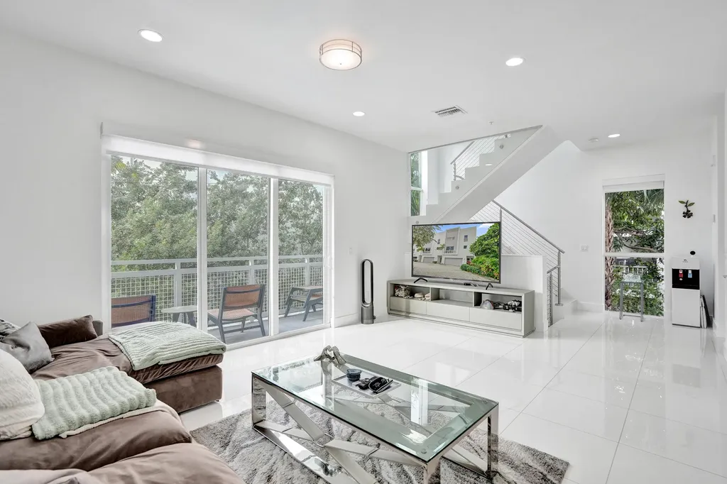 1347 N Ocean Boulevard Pompano Beach FL 33062