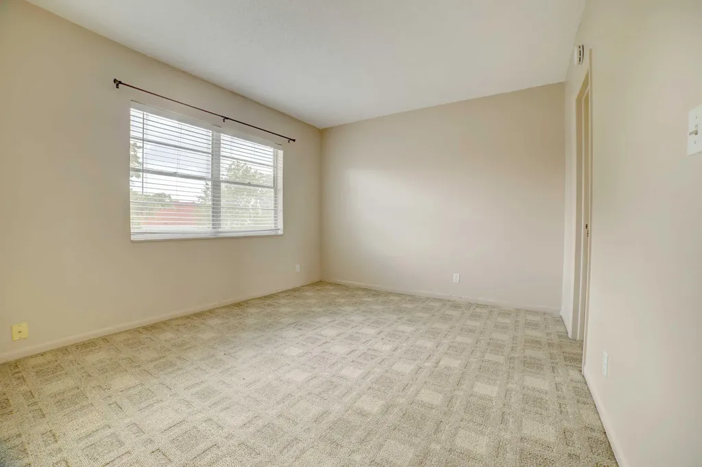 1117 Lake Terrace Boynton Beach FL 33426