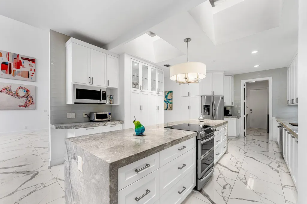 5863 Waterford Boca Raton FL 33496