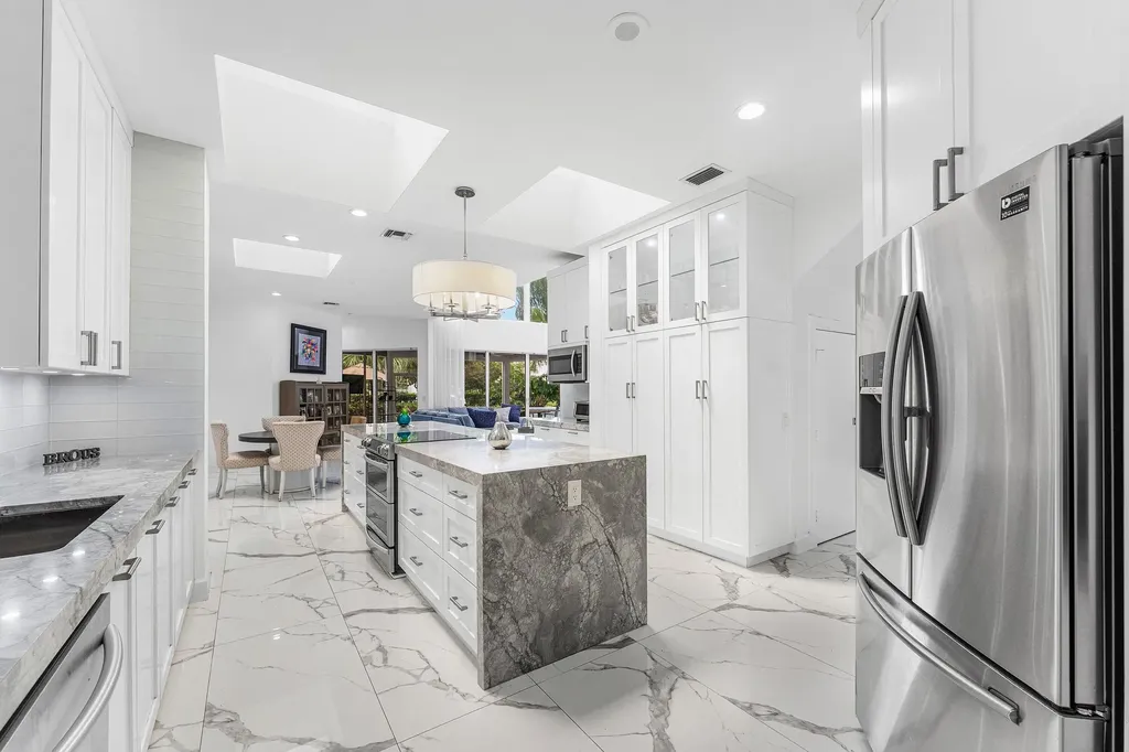 5863 Waterford Boca Raton FL 33496