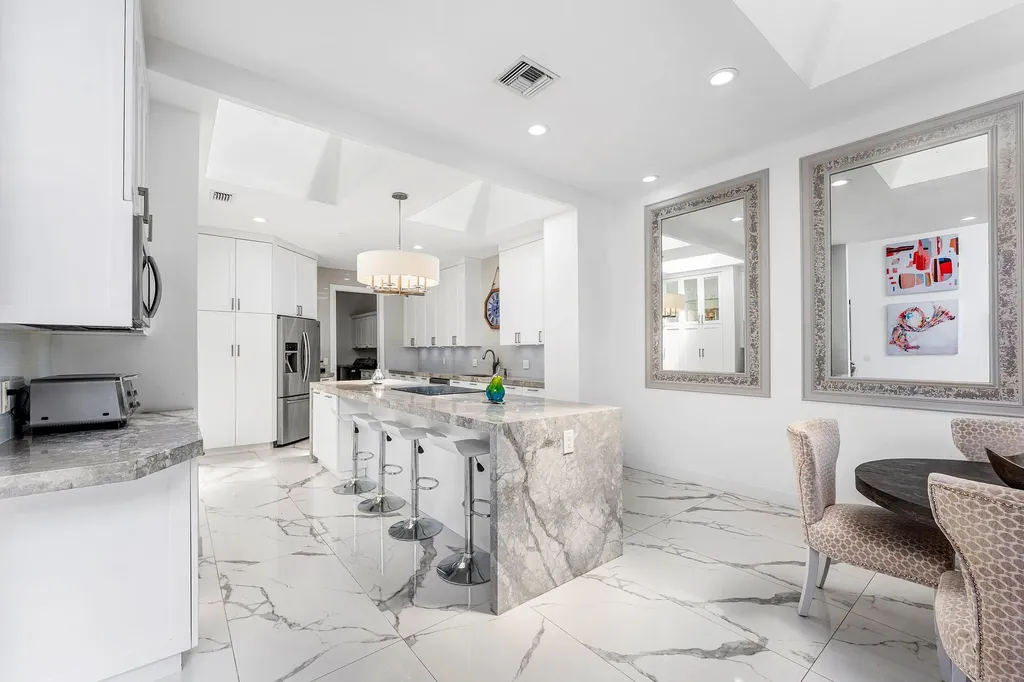 5863 Waterford Boca Raton FL 33496