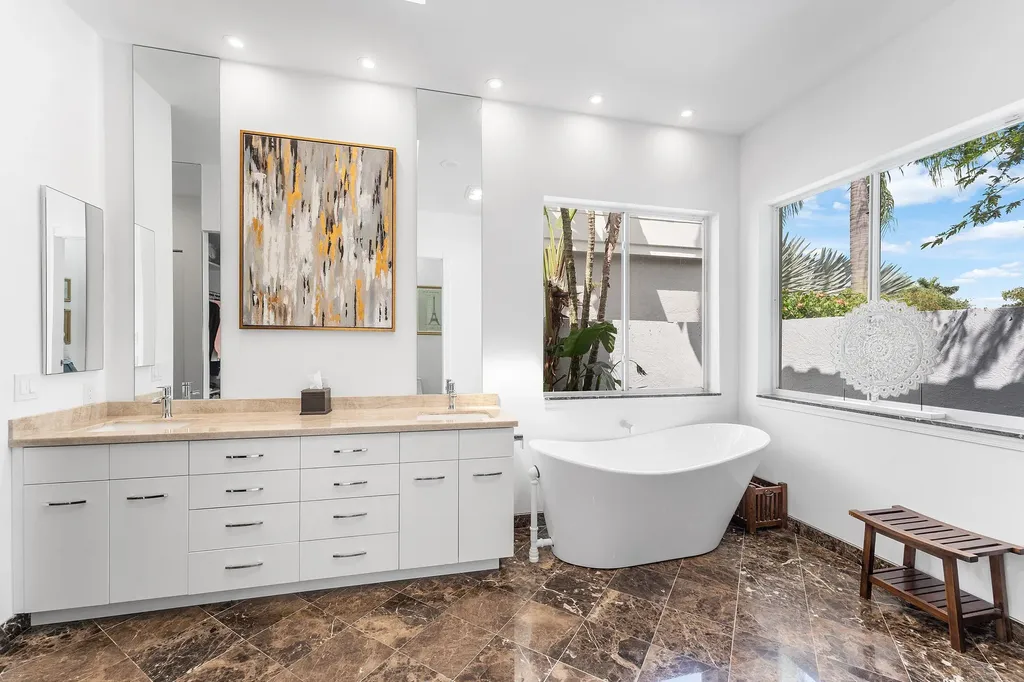 5863 Waterford Boca Raton FL 33496