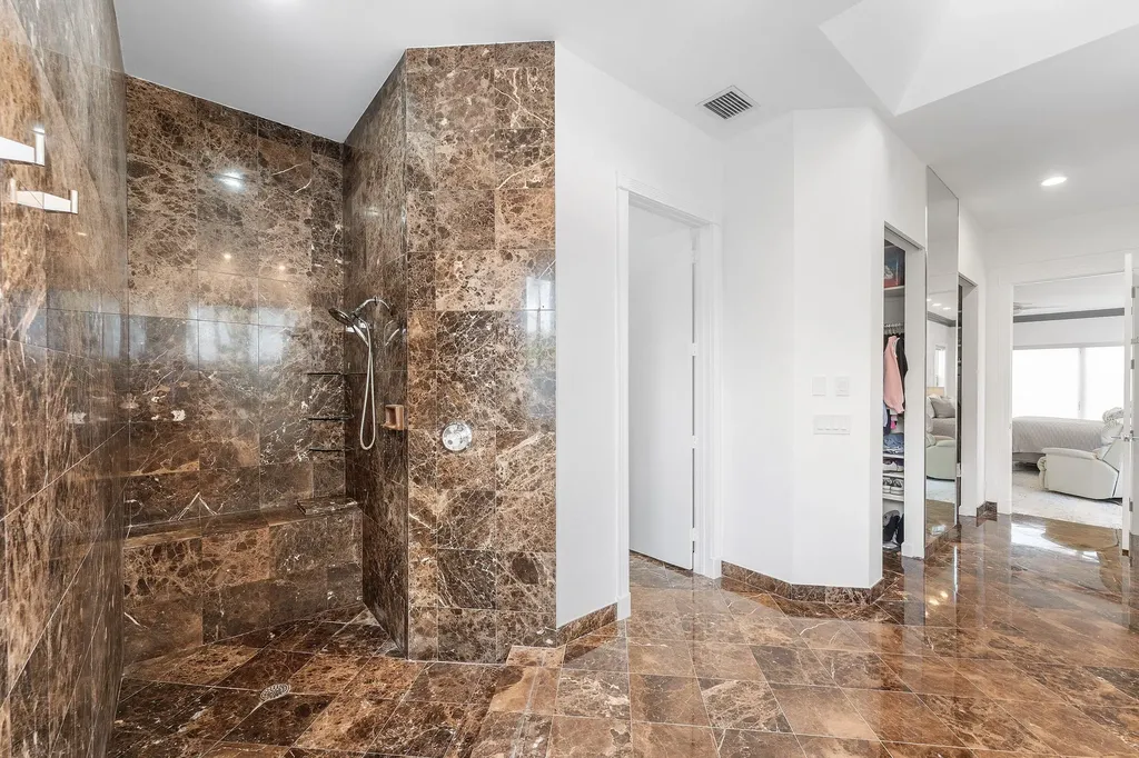5863 Waterford Boca Raton FL 33496