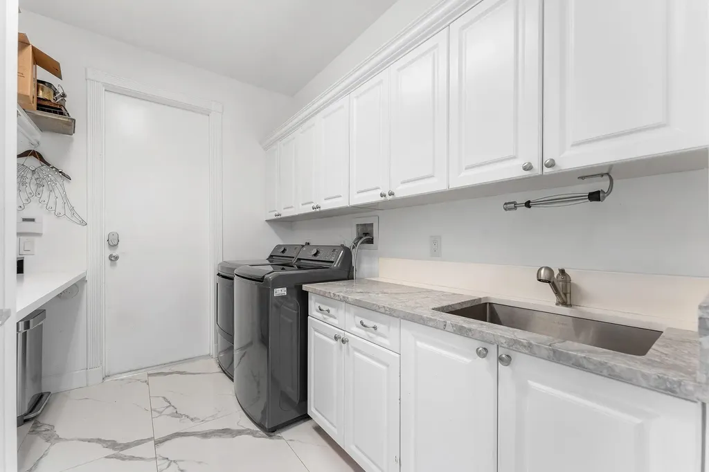 5863 Waterford Boca Raton FL 33496