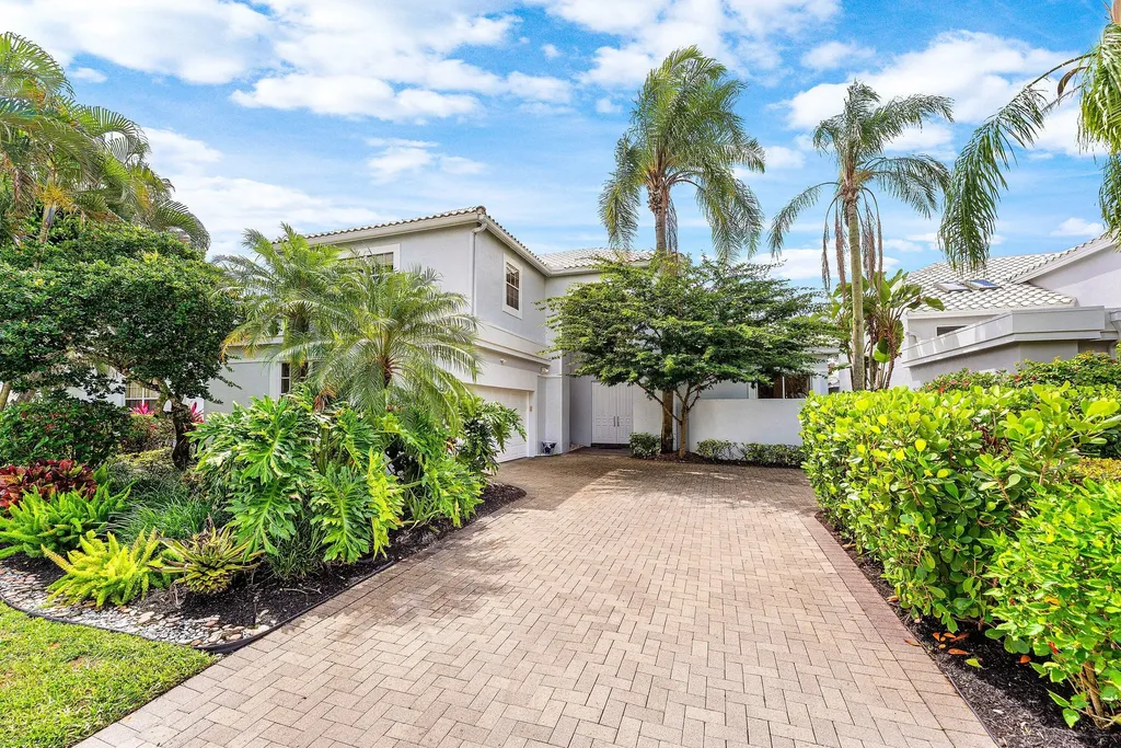 5863 Waterford Boca Raton FL 33496