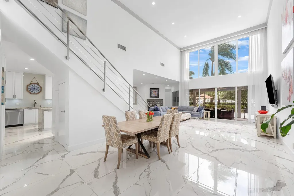 5863 Waterford Boca Raton FL 33496
