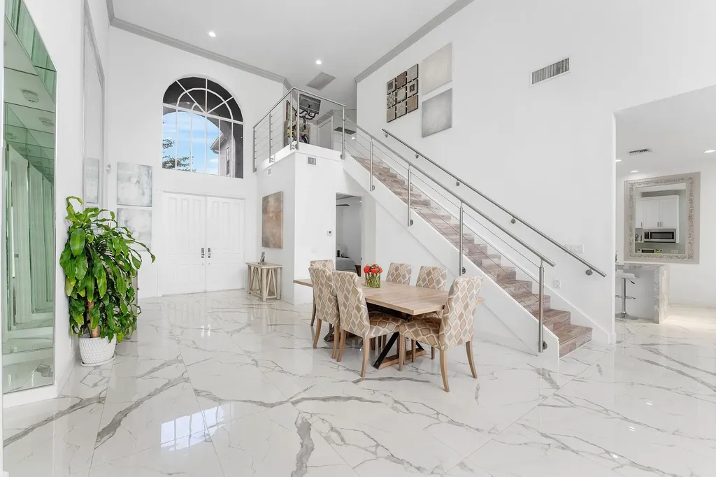 5863 Waterford Boca Raton FL 33496